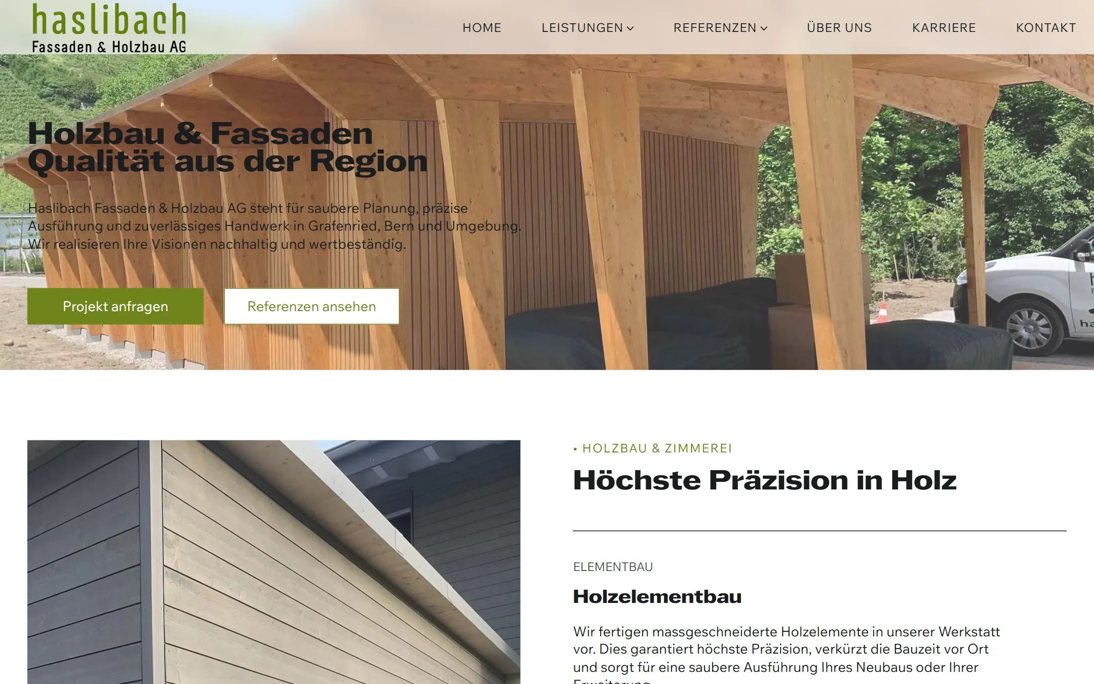 Leistungsseite Holzbau & Zimmerei: grosses Foto eines Holzbaus, darunter der Abschnitt «Höchste Präzision in Holz» mit Holzelementbau.