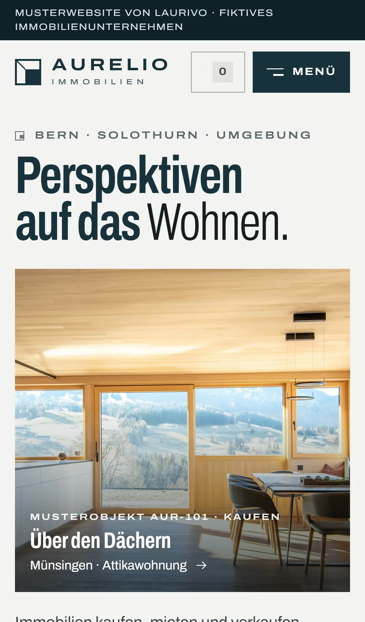 Startseite von Aurelio Immobilien auf dem Smartphone mit Überschrift und Foto der Attikawohnung.